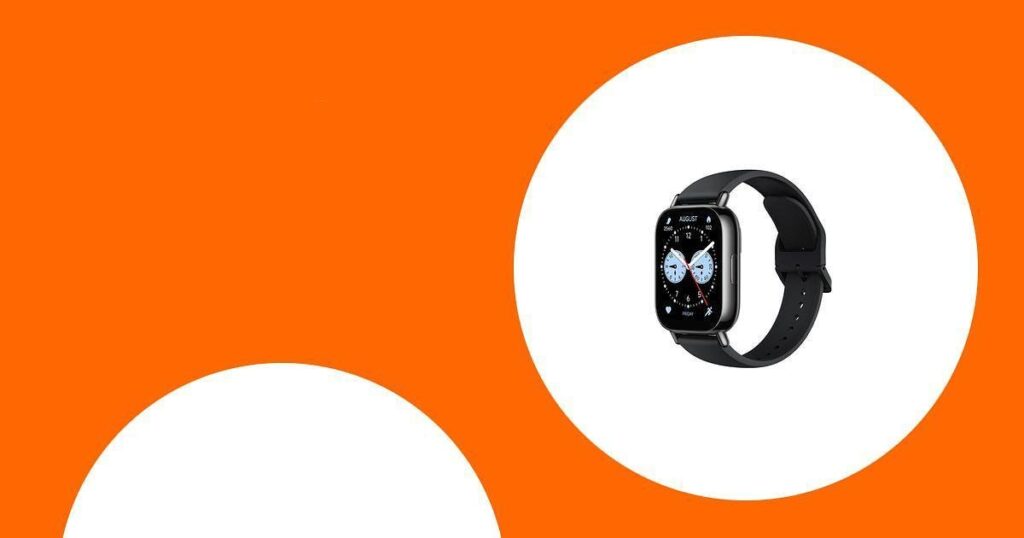 Vergleich von GPS-Trackern – Bild eines Tracker-Geräts auf Outdoor-Hintergrund